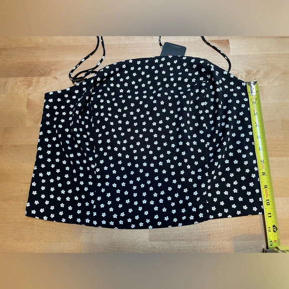 Levi’s NWT Deliah Simple Daisy Caviar Black/White Floral Smocked Cami Tie Strap - Picture 14 of 16